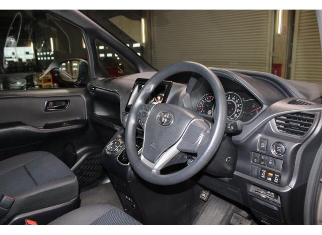 
								TOYOTA NOAH 2019 full									