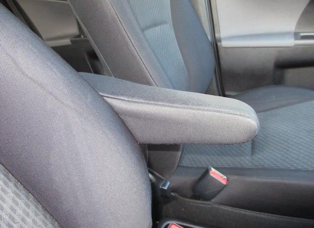 
								TOYOTA RACTIS 2011 full									