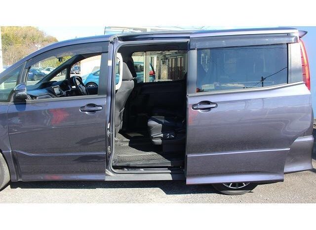 
								TOYOTA NOAH 2014 full									