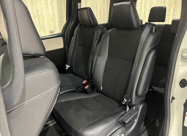 
								TOYOTA NOAH 2018 full									