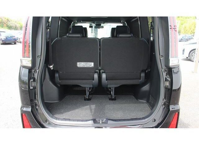 
								TOYOTA NOAH 2019 full									