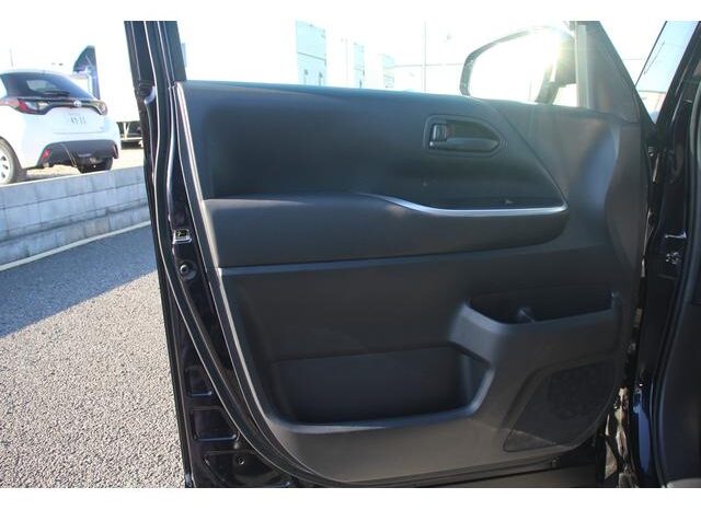 
								TOYOTA NOAH 2022 full									