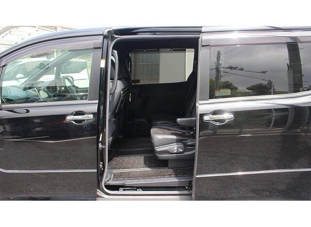 
								TOYOTA NOAH 2019 full									