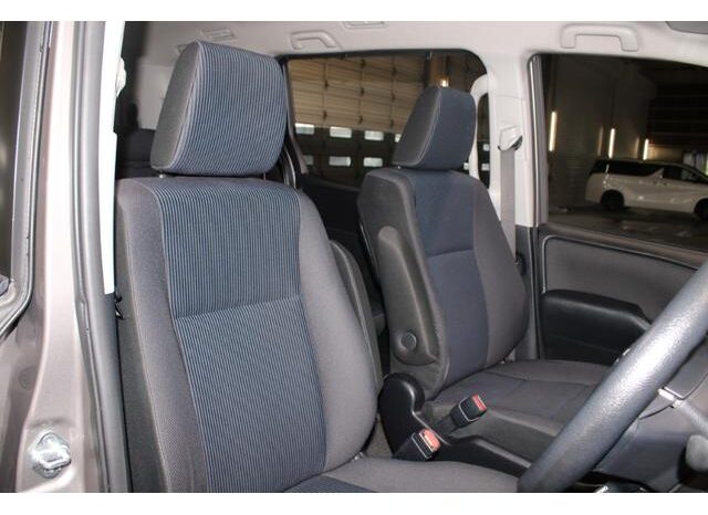 
								TOYOTA NOAH 2019 full									