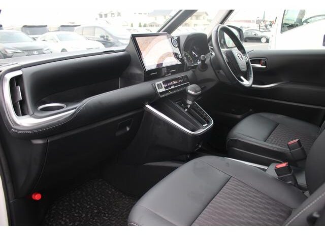 
								TOYOTA NOAH 2022 full									