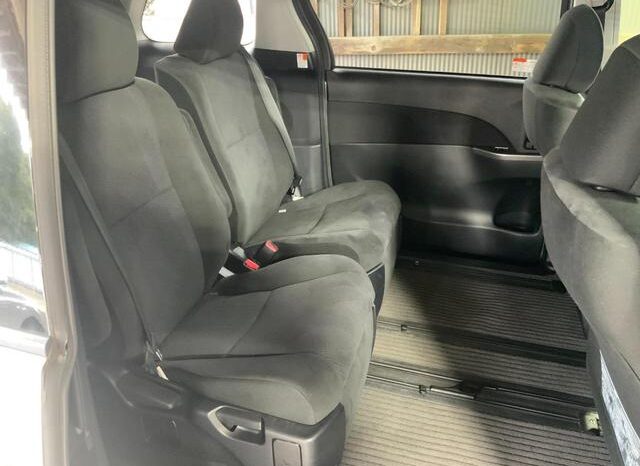 
								TOYOTA ESTIMA 2015 full									