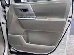 
										TOYOTA NOAH 2011 full									