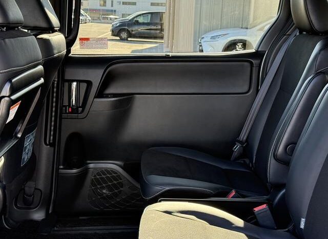 
								TOYOTA NOAH 2018 full									