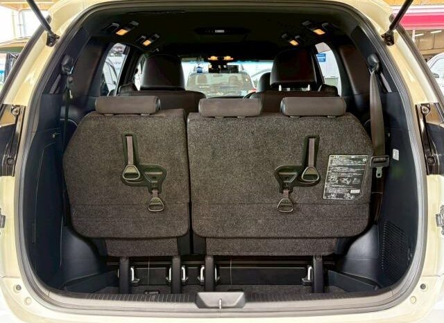 
								TOYOTA ESTIMA 2016 full									