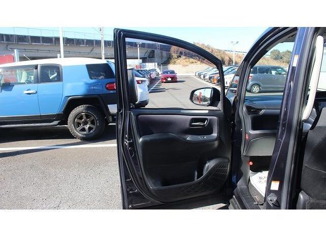 
								TOYOTA NOAH 2014 full									