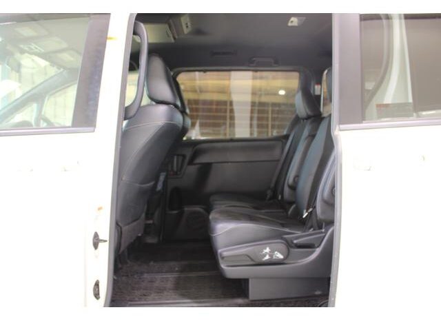 
								TOYOTA NOAH 2017 full									