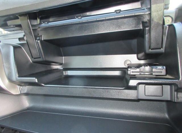 
								TOYOTA RACTIS 2011 full									