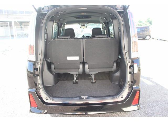 
								TOYOTA NOAH 2017 full									