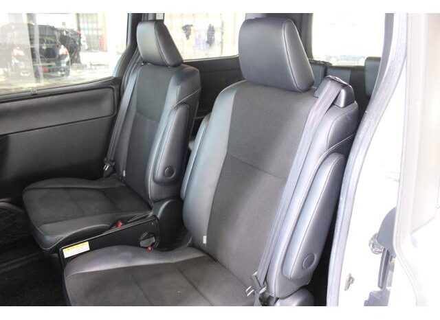 
								TOYOTA NOAH 2017 full									