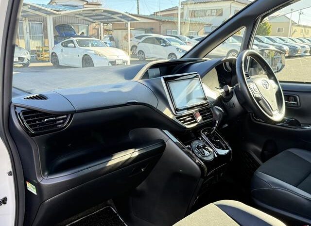 
								TOYOTA NOAH 2018 full									