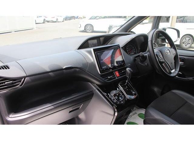 
								TOYOTA NOAH 2019 full									