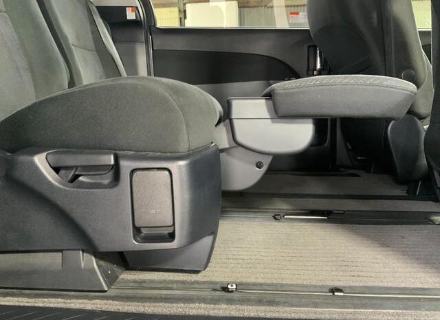 
								TOYOTA ESTIMA 2015 full									