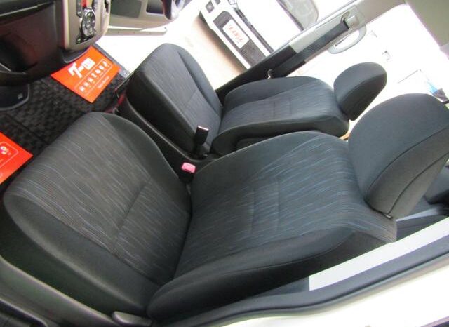 
								TOYOTA NOAH 2012 full									