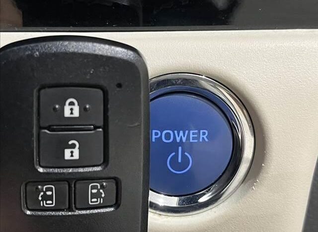 
								TOYOTA NOAH 2018 full									