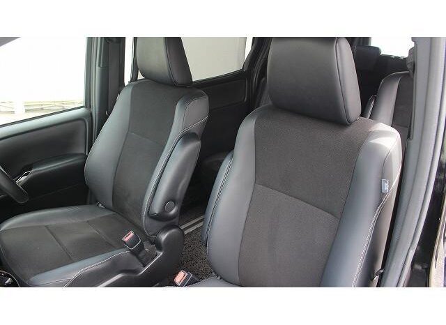 
								TOYOTA NOAH 2019 full									