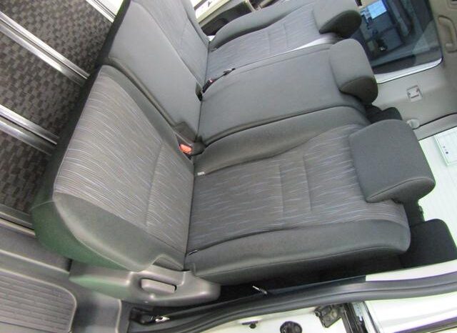 
								TOYOTA NOAH 2012 full									