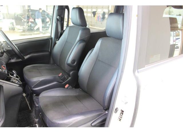 
								TOYOTA NOAH 2017 full									