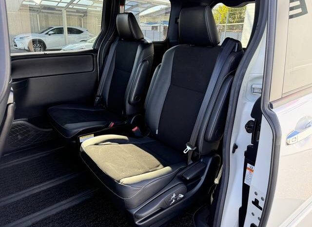 
								TOYOTA NOAH 2018 full									