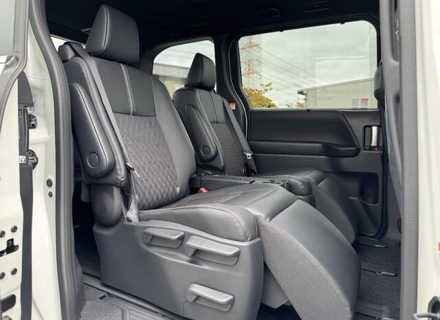 
								TOYOTA NOAH 2025 full									