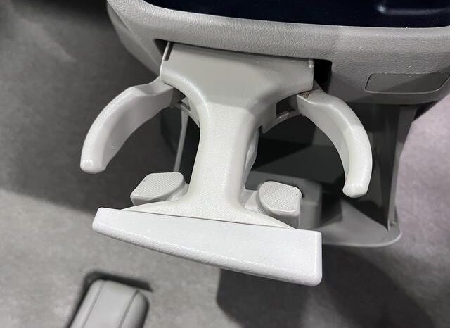 
								TOYOTA NOAH 2011 full									