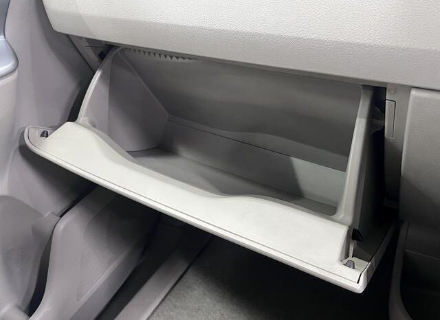 
								TOYOTA NOAH 2011 full									