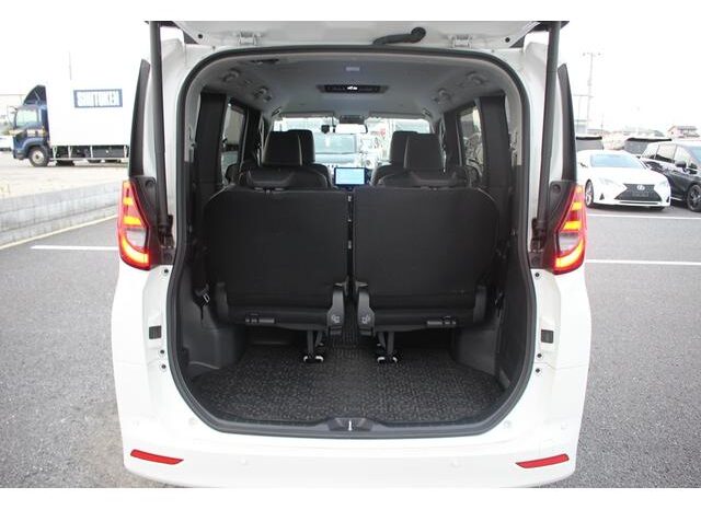 
								TOYOTA NOAH 2022 full									