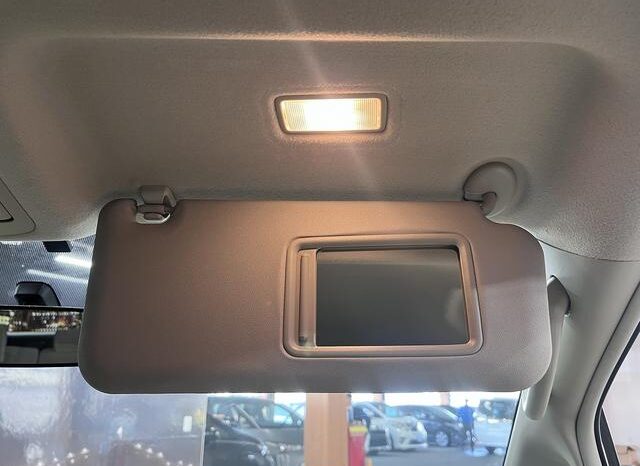 
								TOYOTA NOAH 2011 full									