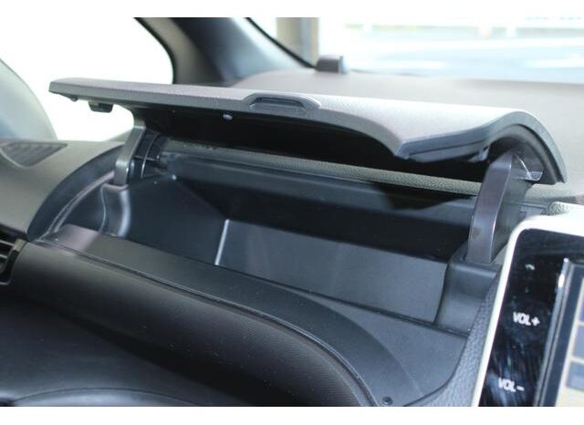 
								TOYOTA NOAH 2017 full									