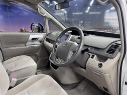 
										TOYOTA NOAH 2011 full									