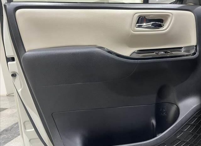 
								TOYOTA NOAH 2018 full									