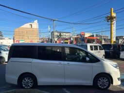 
										TOYOTA NOAH 2019 full									