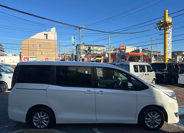 
								TOYOTA NOAH 2019 full									