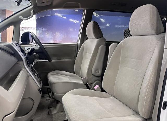 
								TOYOTA NOAH 2011 full									