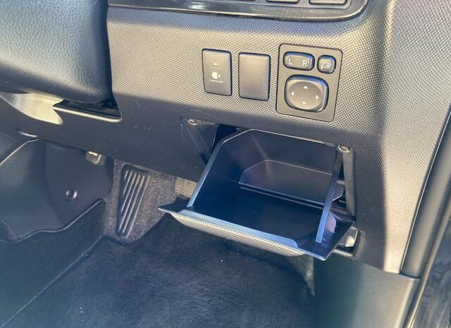 
								TOYOTA ESTIMA 2015 full									