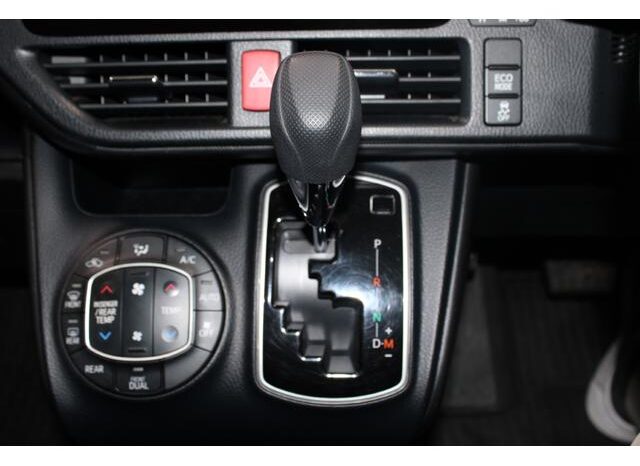 
								TOYOTA NOAH 2019 full									