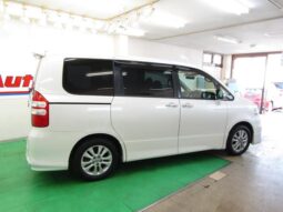 
										TOYOTA NOAH 2012 full									