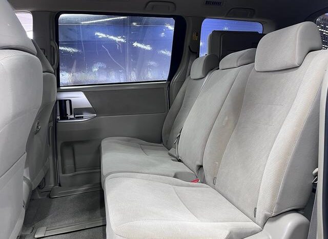 
								TOYOTA NOAH 2011 full									