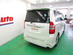 
										TOYOTA NOAH 2012 full									