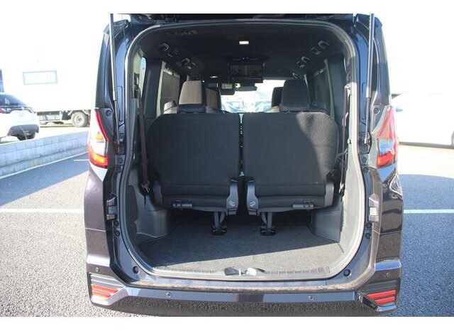 
								TOYOTA NOAH 2022 full									