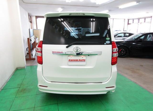
								TOYOTA NOAH 2012 full									