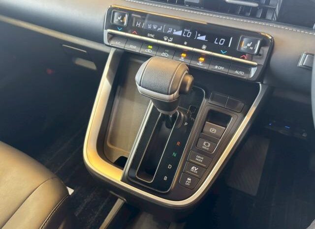 
								TOYOTA NOAH 2022 full									