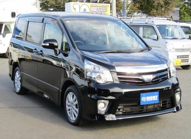 
								TOYOTA NOAH 2013 full									