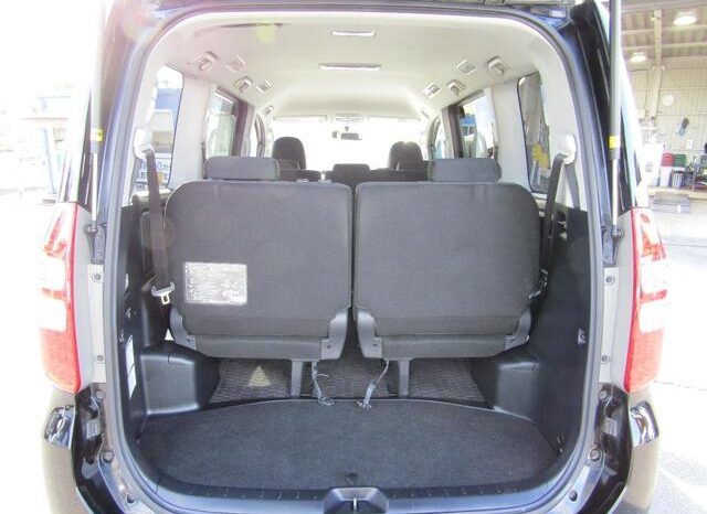 
								TOYOTA NOAH 2013 full									