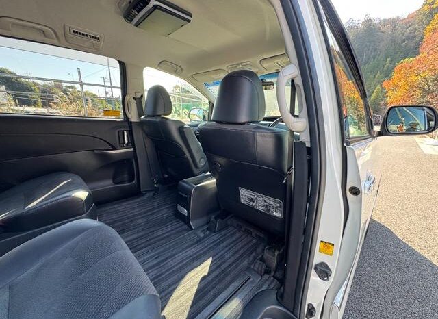 
								TOYOTA ESTIMA 2013 full									