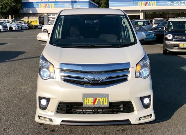 
								TOYOTA NOAH 2013 full									